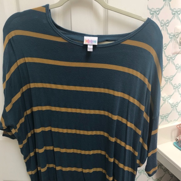 M Lularoe Irma - Picture 1 of 2